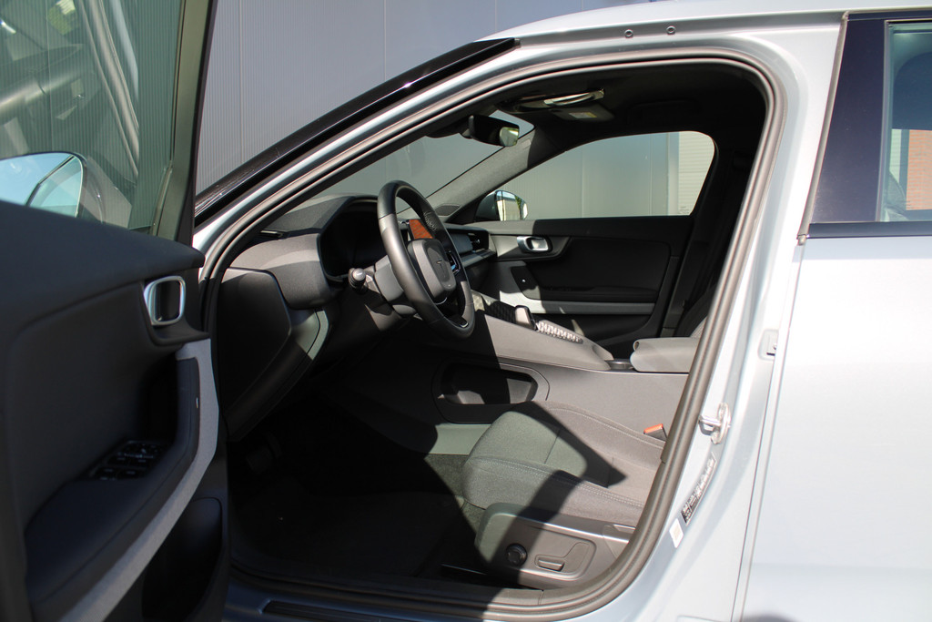 47814286-17.jpg