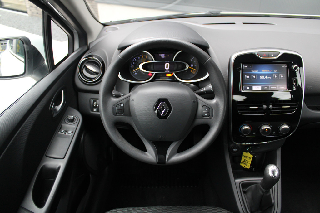 48580570-10.jpg